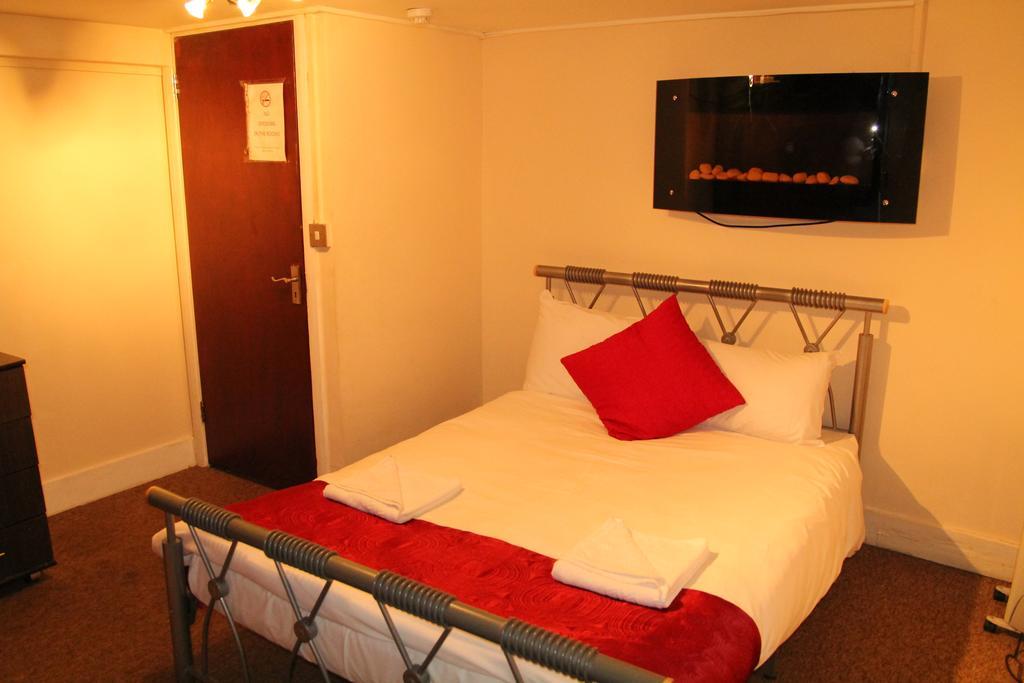 London Olympus Hotel Nirvana Room photo
